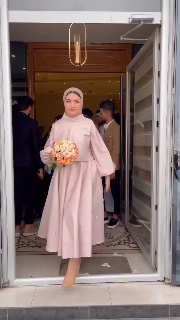 فستان للبيع لابسته فقط 4 ساعات جديد ونظيف وفخم باللبس كلش قماشه يجنن اشتريته ب115 ابيعه ب85 وبي مجال قياسه 38 يلبس 40 هم


**إذا كنت صاحب هذا الإعلان وتريد حذفه لأي سبب، رجاءا أرسل رسالة إلى الدعم الفني**