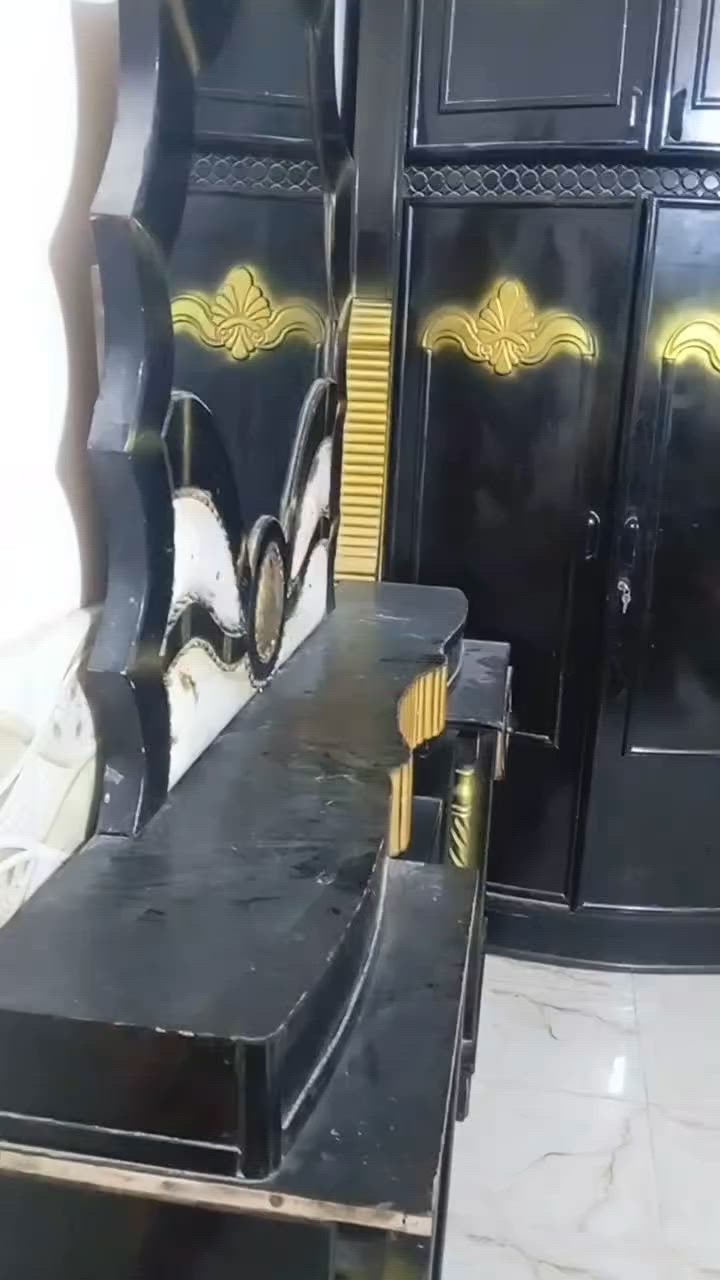 سلام عليكم غرفت اخشاب للبيع المكان بابل ابو غرق حي السلام الشراي يتصل هاذه رقم راعيه  ***********
