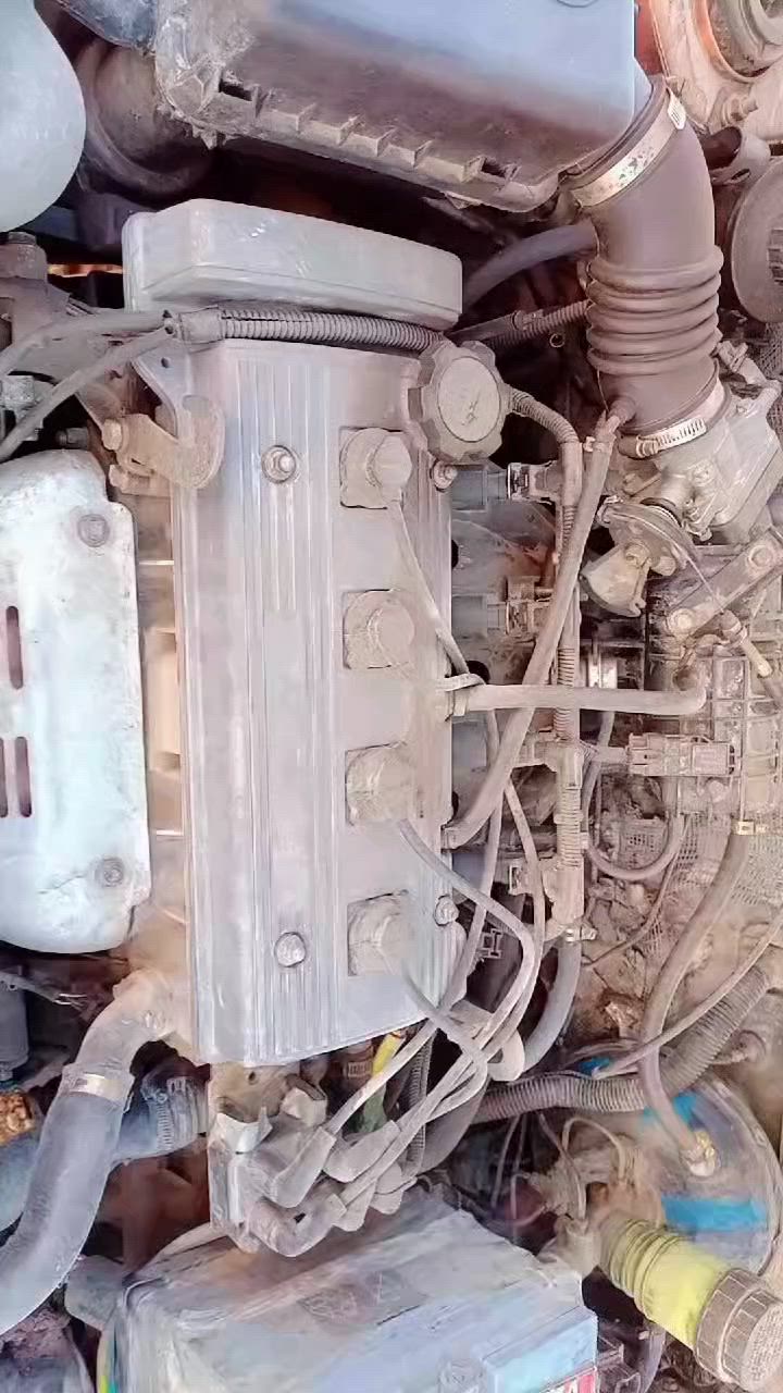 سيكي شرط الوكاله والتحويل كربون كتروني صاحبه الشرعي بل موصل مشروع وطني هيئه ٦٠ عليها فوك الستين عليا غرمات ٥٠ اني دفعهن محرك لا صرف ولا نفخ الكير الثالث ما يجي سياره مال رزق وخير من الله شرط الصبغ والشاصي ومعجون كلهن شرط  السعر ٢٦ وترهم مقدم ٢٠ ***********  بي وتساب

