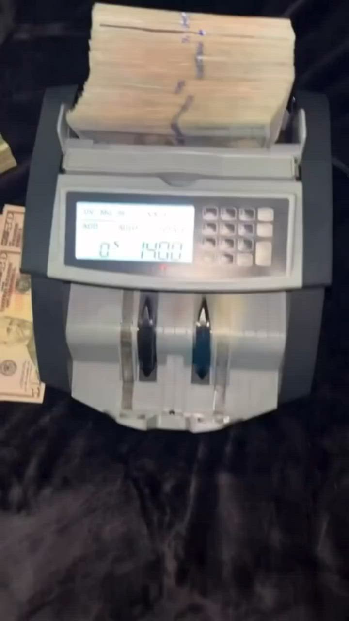 عداد فلوس اصلي امريكي شركة Cassida 5520 Money Counting Machine جديده غير مستعمله ابد
اسئل الذكاء الاصطناعي عليها وقارن بالنوعيات الي منشورات بالفيس وجيك سعرها على المزون وايبي وين ما يعجبك اسئل اذا مو اصليه واحسن وحده موجوده بسوك تاخذها بلاش


**إذا كنت صاحب هذا الإعلان وتريد حذفه لأي سبب، رجاءا أرسل رسالة إلى الدعم الفني**