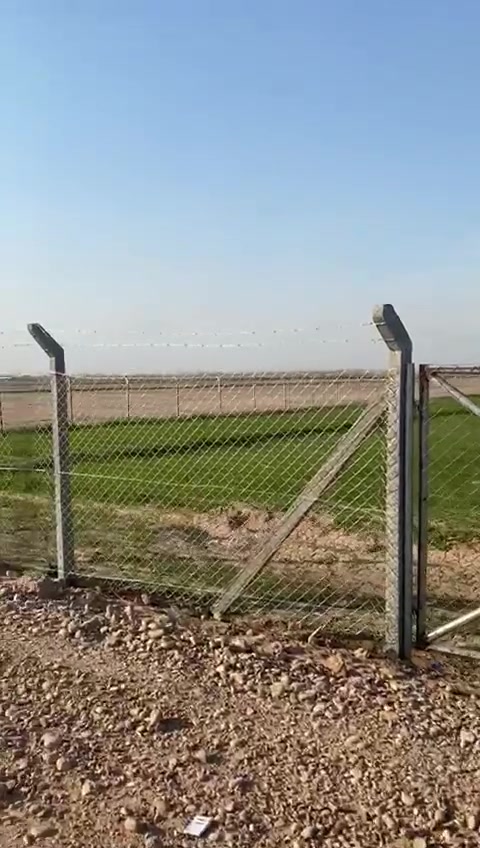 عندي دونم واجه 15 نزال 160 
مساحه 2400 متر
مسيج و مزروع 
بلشاعوره قرب السده ماء سقي من نهر ديالى
كهرباء واصل مثل ماموضح بلفديو 
طابو صرف سند 25 بأسمي تحويل مباشر

سعره 50 مليون 

***********
