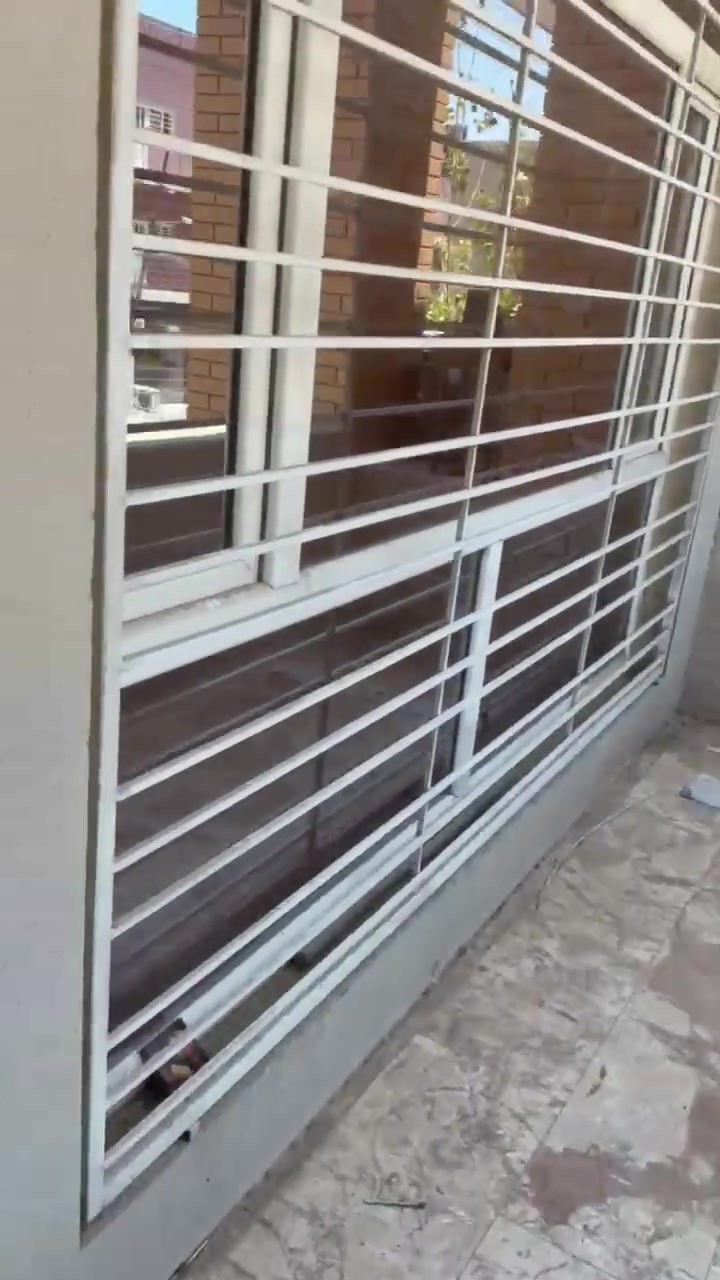 شقة للايجار ​🔥 فرصة سكن مميزة في قلب المنصور - قريبة من شارع 14 رمضان! �
​📍 الموقع: بغداد - المنصور (قرب شارع 14 رمضان، موقع حيوي وقريب من كافة الخدمات).
​🏠 تفاصيل الشقة:
​عدد الغرف: 2 غرف نوم مريحة ومضاءة.
​الاستقبال: صالة واسعة ومرتبة.
​المطبخ: مطبخ متكامل وعملي.
​المرافق: حمام نظيف ومرتب.
​المميزات: طابق أول معزول تماماً لضمان الخصوصية التامة.
​✨ الشقة تتميز بموقعها الاستراتيجي القريب من الأسواق، المطاعم، ووسائل النقل.
​📞 للإستفسار ومعرفة التفاصيل 
[***********]
