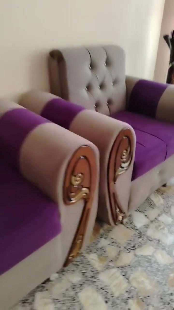 تخم ونص للبيع نضيف كلش السعر ٦٠٠ للأستفسار الاتصال على الرقم ***********
