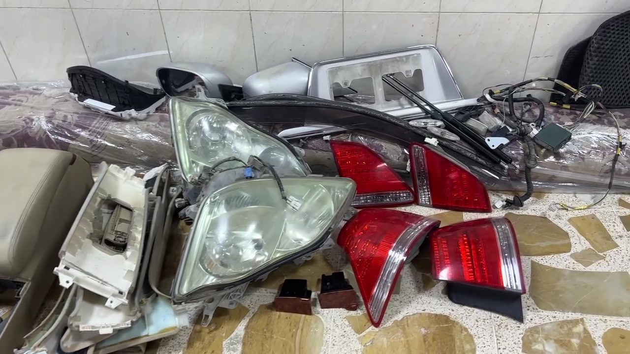 السلام عليكم اغراض شاهينه 2004 ابيعهن شلع كلهن الي يريدهن يتصل ويدلل رقم التلفون ***********
