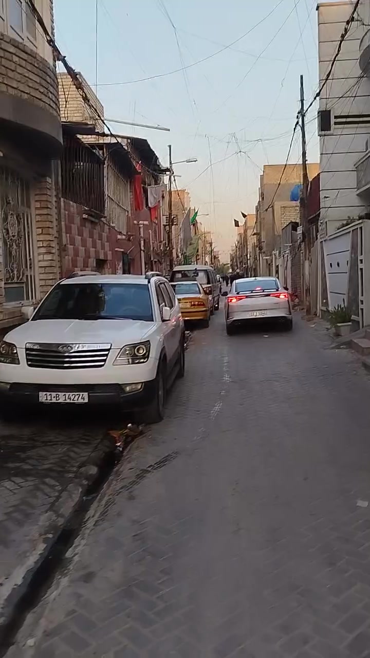 السلام عليكم نصف قطعه شرك قطاع 21 قاط ونص عكادا بناء حديث طابق ونص عاليه ارتفاع السقف 3 امتار خلف شارع 60 سعر 108 ولي ما يعجبه يصلي على محمد ويطلع  
الاتصال ***********

