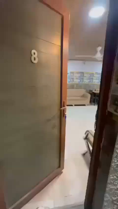 مناسب ❤️‍🔥
شقة مأثثة للايجار 
المنصور خلف مطعم حجي حسين 
طابق ثالث غرفة نوم - صالة - مطبخ. - حمام 
كهرباء ٢٤ ساعة مجاناً 
انترنيت ٢٤ ساعة مجاناً 

بسعر ٧٠٠$ شهرياً

رقم*********** 

الواجهة العقارية
