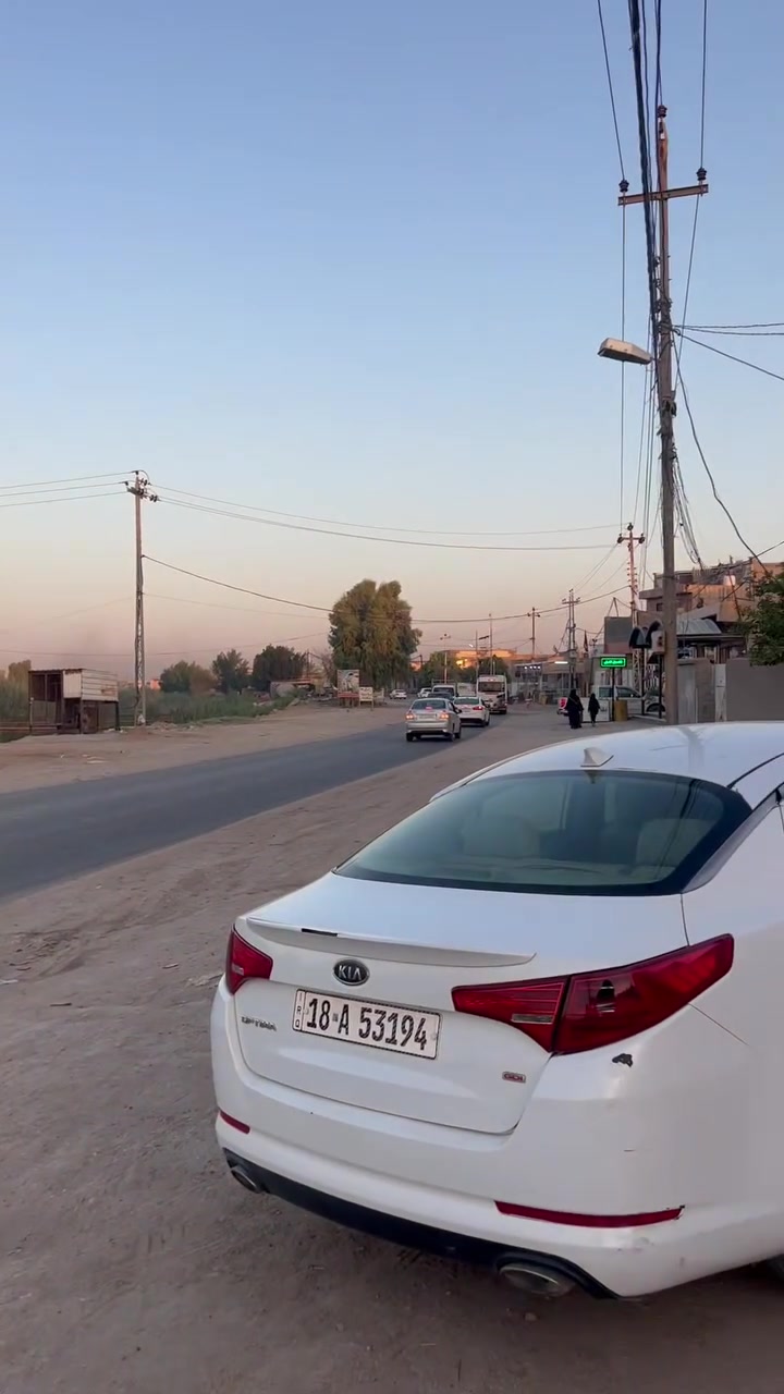 على بركه الله 
بيت للبيع المساحه 260 متر طابقين التفاصيل داخل الفديو البيت يرهم قسط ويرهم نقدي بشرط يكون القسط ع شكل دفعات حسب الاتفاق السعر 170 مليون العنوان شارع شريفه البيت ع شارع تجاري اكثر استفسار الاتصال ع الرقم 
***********

