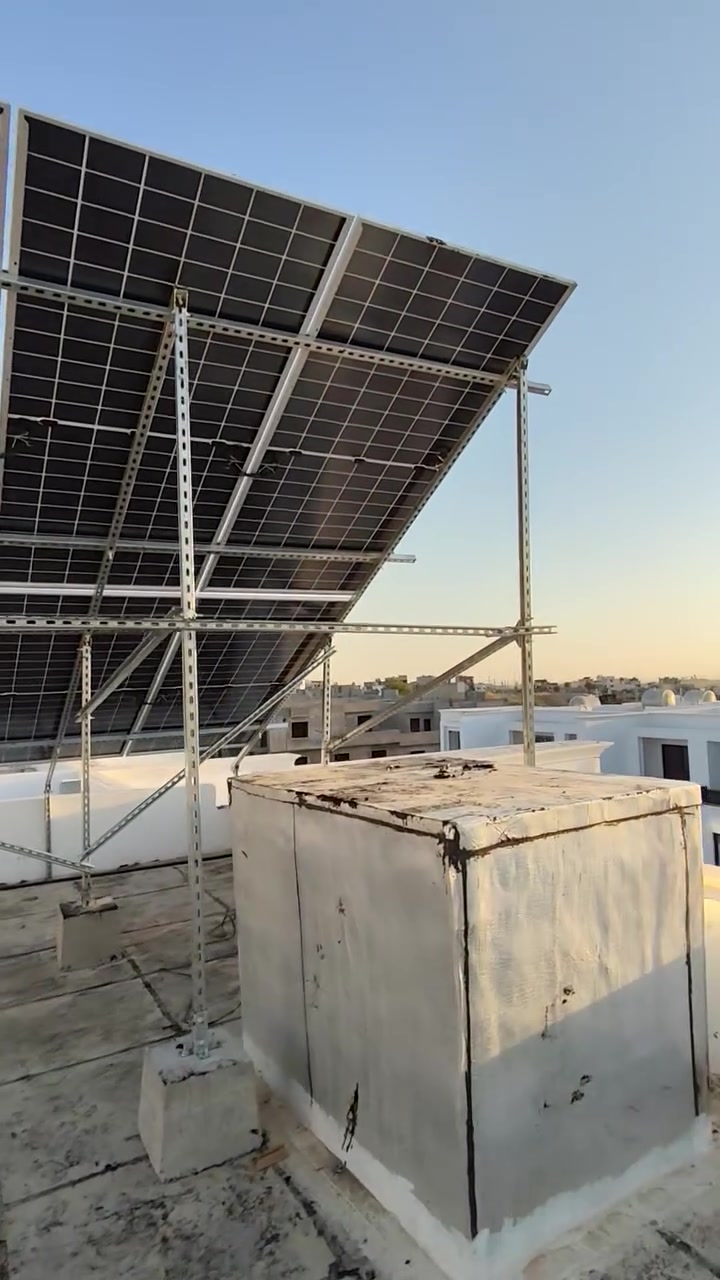 ☀️⚡ على بركة الله ⚡☀️

✨ إنجاز جديد من مكتب فيوجر إنيرجي ✨

تم بحمد الله تجهيز وتنصيب منظومة طاقة شمسية متكاملة، نُفذت باحترافية عالية وباستخدام مواد أصلية لضمان أعلى كفاءة وأطول عمر تشغيلي.

🔹 مكونات المنظومة:
✅ 6 ألواح LONGi Hi-MO X10 بقدرة 650 واط للوح الواحد.
✅ انفيرتر Growatt Off-Grid بقدرة 6 كيلوواط.
✅ بطارية ليثيوم Felicity بسعة 12.5 كيلوواط ساعة.
✅ هيكل حديد Signal Mecano بسماكة 2 ملم.
✅ صبات كونكريت لتثبيت الهيكل بأمان وثبات.

⭐ لماذا تختار فيوجر إنيرجي؟
✔️ مواد أصلية مضمونة.
✔️ تنصيب احترافي وفق أعلى المعايير.
✔️ تنظيم وتمديدات كهربائية آمنة.
✔️ خدمة ما بعد البيع والدعم الفني.

📞 للاستفسار وطلب عرض سعر:

👨‍🔧 المهندس به لين
📱 ***********

👨‍🔧 المهندس هيمن
📱 ***********

📍 مكتب فيوجر إنيرجي

🔸 ملاحظة: يختلف سعر المنظومة حسب احتياج كل منزل، لذلك راسلنا وسنقدم لك دراسة مجانية لاختيار المنظومة الأنسب بأفضل سعر.

⚡ فيوجر إنيرجي... خبرة وجودة وثقة في عالم الطاقة الشمسية. ☀️
 #فيوجر_إنيرجي
#Future_Energy
#الطاقة_الشمسية
#منظومات_طاقة_شمسية
#طاقة_شمسية
#ألواح_شمسية
#بطاريات_ليثيوم
#انفيرتر
#كاميرات_مراقبة
#كهربائيات
#كركوك
#رحيم_آوه
#العراق
#SolarEnergy
#SolarSystem
#SolarPower
#CCTV
#RenewableEnergy
#GreenEnergy
#FutureEnergy
ولزيادة الوصول داخل كركوك:
#كركوك_الآن
#أهل_كركوك
#سوق_كركوك
#مشاريع_كركوك
#خدمات_كركوك
#كوردستان
#العراق_اليوم

