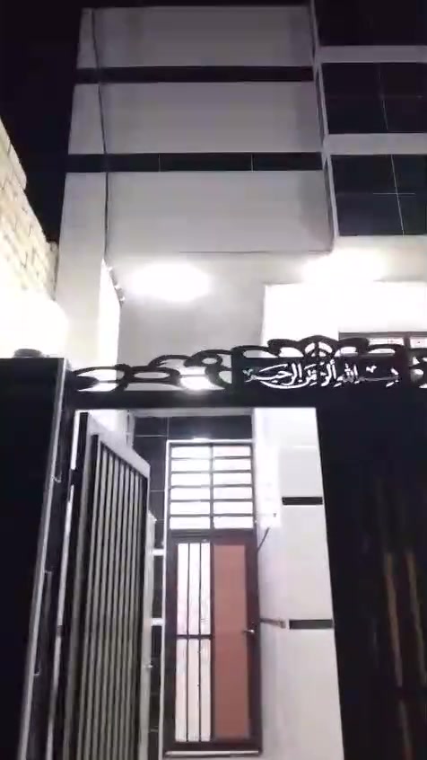 عرض مناسب دار 100 مترللبيع عسكري منطقه 3تالاف قرب سيد كامل بناء 2026 مال جناي غرفه وصاله ومطبخ وستقبال وتخاريج الاستفسار اتصل ***********

