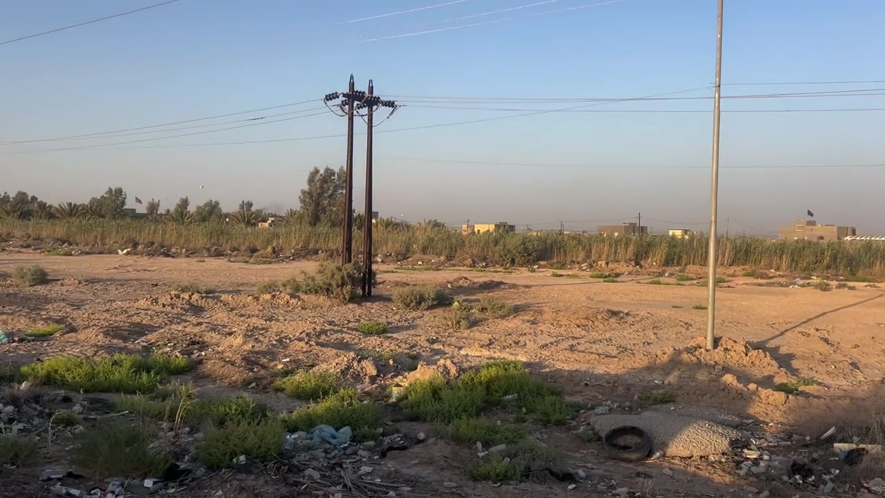 قطعه ارض للبيع 
سند ٢٥ 
المساحه نص دونم وجه ٢٠ متر 
قرب مجمع الروان طريق الدغاره على الشارع العام 
للاستفسار الاتصال ***********

