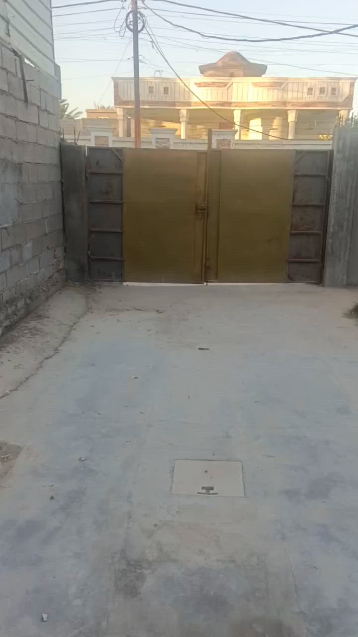السلام عليكم. البيت طابق واحد 

بالصوفية قرب جامع الصوفيه 
يوجد بيت للايجار   و صاله وحمام  ديوانيه و مطبخ ٢غرفين 

الايجار ٣٥٠

لمزيد من التفاصيل يمكنكم زيارة مكتبناا مكتب العين العقار ع شارع 40 مدخل الصوفيه الثانية 

او الاتصال على الارقام 
***********
***********
***********
