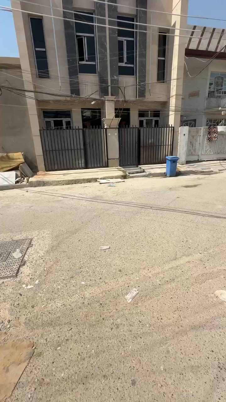 #للبيع مشتمل 75م في📍كفائات السيدية  

واجهه 3.75م
نزال20م

يتكون من 
طابق اول . .صاله.مطبخ.حولي وغرفة نوم وخدمات ومنور 
طابق ثاني .2غرف نوم .خدمات

بناء حديث درجه اولى 2026 وقريب من كل الخدمات 
 

للاستفسار
📱***********
📲***********

واتساب 
مكتب بغداد /حي الاعلام/ شارع البدالة/مقابل افران الفيحاء
