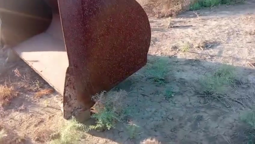 سلام عليكم من رخصة لادمن المحترم كيله شفل للبيع حجم 420 نقصه سجين وسنون فقط مكان رمادي الرقم ***********
