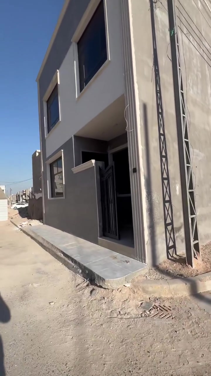 سلام عليكم
50م للبيع اتونات بالمربع الذهبي بحي دجله الزراعي 
ركن وبطن ركن للأستفسار ***********رشيد الدليمي

