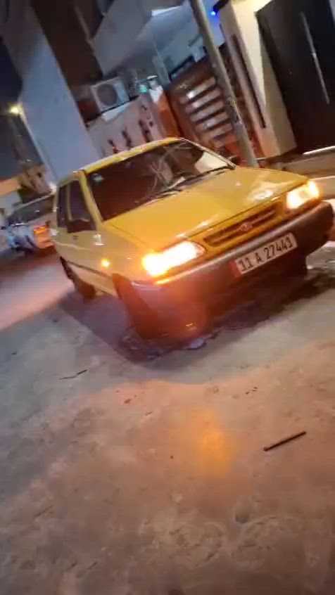 سايبه للبيع ١٥
كير مكينه تبريد تخم تاير  مكفول 

كهربائيات عامه شغاله 
صدر خلفي امامي جديد 
غرفه بل الجيس ومغلفها. 
بدون ضربه فقط صبغ ربع البنيد فقط 
شواصي واحد معمر تعمير فنان والثاني بي فطر بسيط من الداخل مو خارج ممعمر 
نصبتها حلو شوف عينك اضرب سلف واطلع 
مكاني بغداد حي الاعلام تقاطع درويش 
***********
سعر ٣٦وبي مجال

