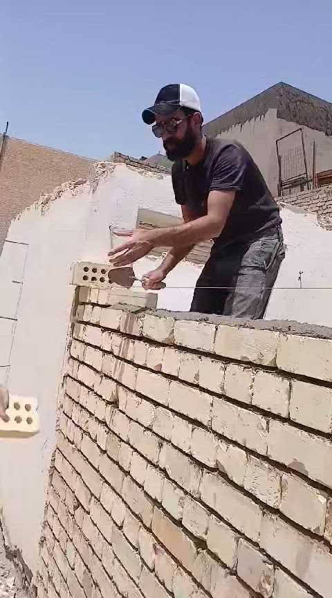 السلام عليكم 
خلفه بناء أشتغل قطعي او على الدبل بغداد فقط التوصل خاص او عبر الرقم *********** متوفر واتساب
