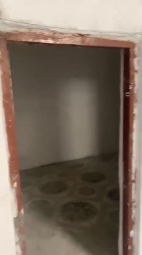 بسم الله الرحمن الرحيم 
يعلن مكتب الفرسان للاستثمار العقاري عن توفير 
بيت للبيع طابو صرف بناء طابوك وسكف عكادة 
مساحة     80
موقع.   داخل السدة كدام فرن وسام بل دربونة يم بيت سلمان سداوي بيت نضيف 
2 غرف نوم    استقبال مطبخ حمام صحيات     السعر.   30. وبي مجال  
للاستفسار والطلب زيارة مكتب الفرسان او الاتصال 
***********/مرتضى

