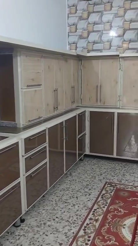 كاونتر المنيوم الثكيل 19 متراحطاطه نضافه 95% السنك فقط مرمر شراي اتفضل خاص أو اتصل علىالرقم *********** يوجد توصيل محافظات
