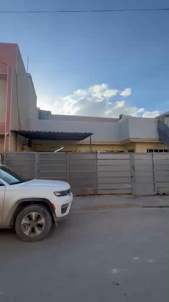 بيت بمربع ٦٠٠٠ بمساحة ٢٥٠ متر للبيع حالياً مؤجر ٣ مشتملات الي يحب يشتري *********** اتصل
