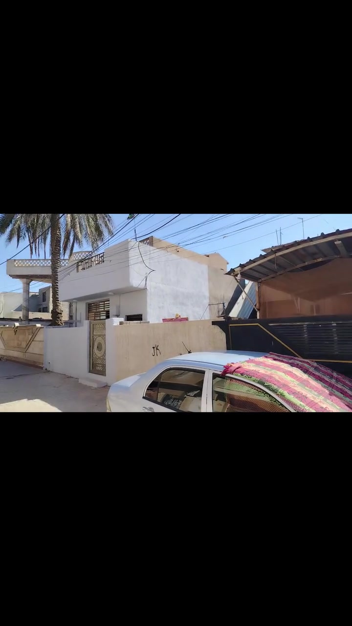 دار للبيع ***
المساحة الكلية  ٢٦٠ متر مربع
الأبعاد ١٣ واجهة ٢٠ نزال
مقسم إلى قسمين ١١٠ متر (5.5*20)  +١٥٠ متر(7.5*20)

الموقع الدورة الميكانيك قرب مركز شرطة الحضر
الدار معروض بسعر مناسب
للاستفسار
***********
