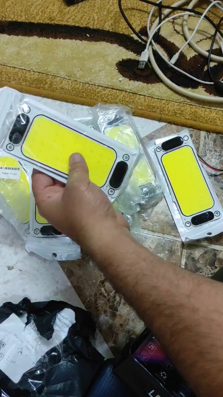 ❌ تحديث للمنشور تم الحجز وبالعافية متوفر 12 قطعة 
سعر القطعة 4 الاف.
مصباح سقف داخلي يعمل بتقنية COB LED، وهو مصمم للاستخدام في السيارات، الشاحنات، الفانات، والمركبات الترفيهية.يعمل المصباح بجهد 12 فولت أو 24 فولت، ويتميز بوجود مفتاح تشغيل/إيقاف مدمج لسهولة التحكم.يوفر إضاءة عالية السطوع مع استهلاك منخفض للطاقة ويتم تركيبه عادةً بواسطة شريط لاصق أو براغي.


**إذا كنت صاحب هذا الإعلان وتريد حذفه لأي سبب، رجاءا أرسل رسالة إلى الدعم الفني**