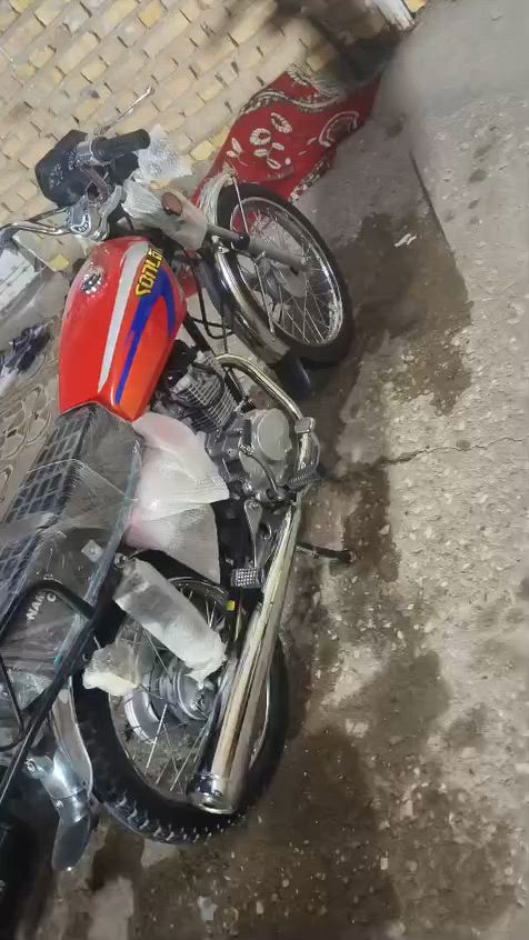 للبيع اوراق اصولي شاصي 21ول تعمير 26 صاله سبوعين مكينه سولنك
السعر 1250وبيه مجال مكاني سوك الشيوخ 
الشراي يجي خاص لو يتصل***********
