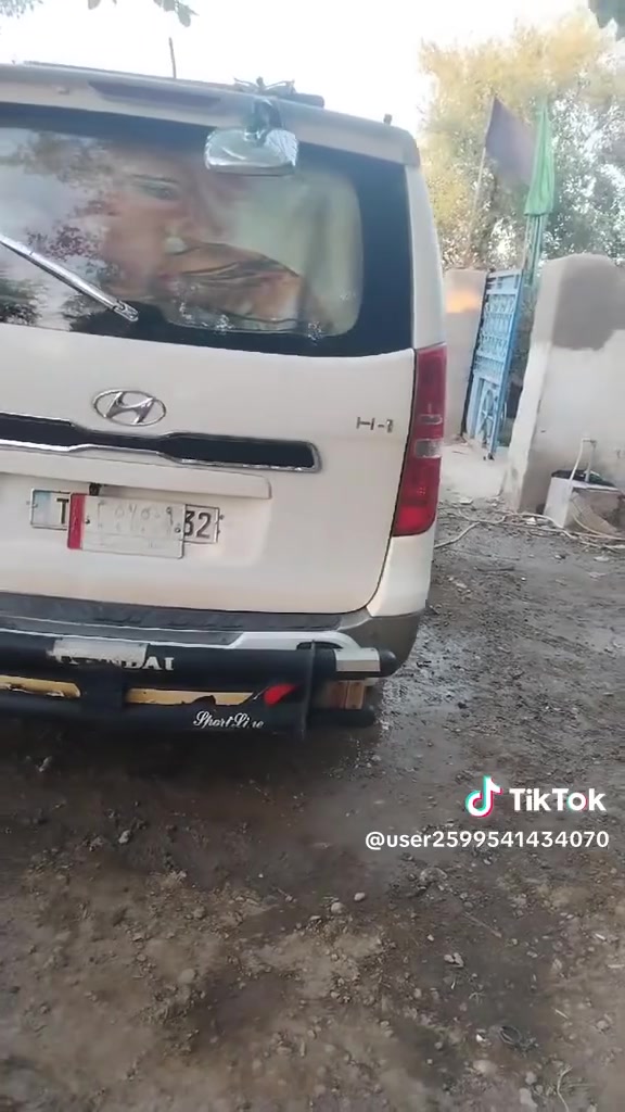 السلام عليكم موديل 17محوره كصه 12تحوير جديد رقم بغداد بأسمي بيه صبغ جاملغ الخلفي  
سياره جاهز حداديه تبريد تخم تاير مصفره خط وبحث 
استخدام شخصي 
مكانه ناصريه قلعه سكر 
***********
سعره 195وببه مجال للشراي اليريد بس يسولف لايخابرني
