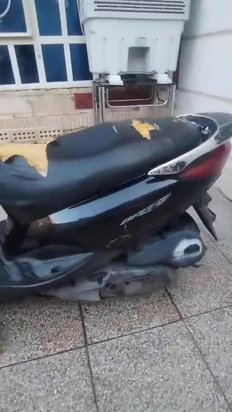 سلام عليكم دراجه بريز لبيع نضيفه ومكينتها خرسه دراجه مابيها كل نقص بس الستاند التعليك السعر 600 قفل من الاخير مابيها مجال المكان الحريه الشراي يتصل ***********
