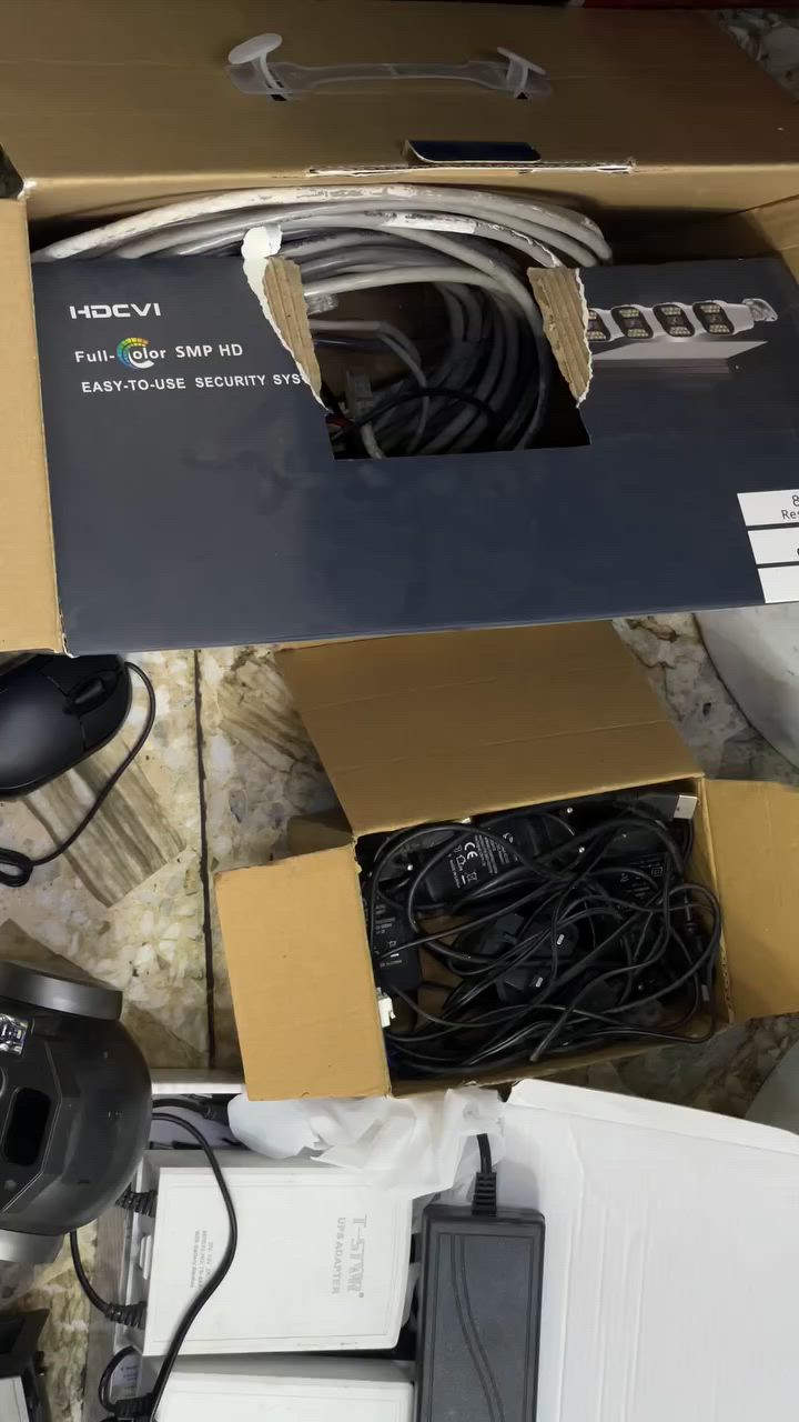 للبيع كاميرات عدد2…ups عدد2…محوله عدد1..$ماوس عدد 1…هارد.  مع   DVR ..محولات عددد3.    مجموعت كيبلات جاهزة ………….   السعر الكلي 120.          

              ابو علي   ‭***********‬
