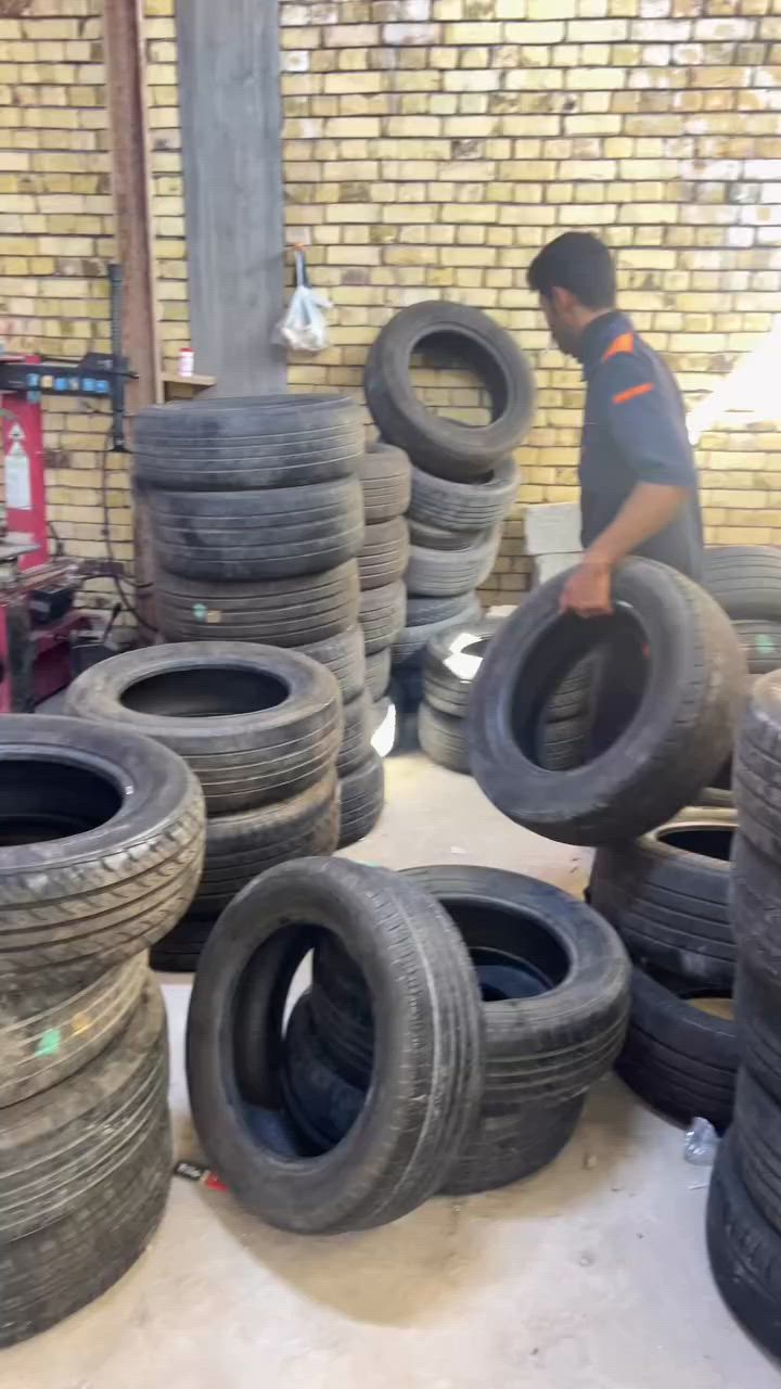 السلام عليكم تايرات باله للبيع العنوان الشطره مستشفى الحوراء مقابيل المدرسه اصينيه رقم الهاتف ***********
