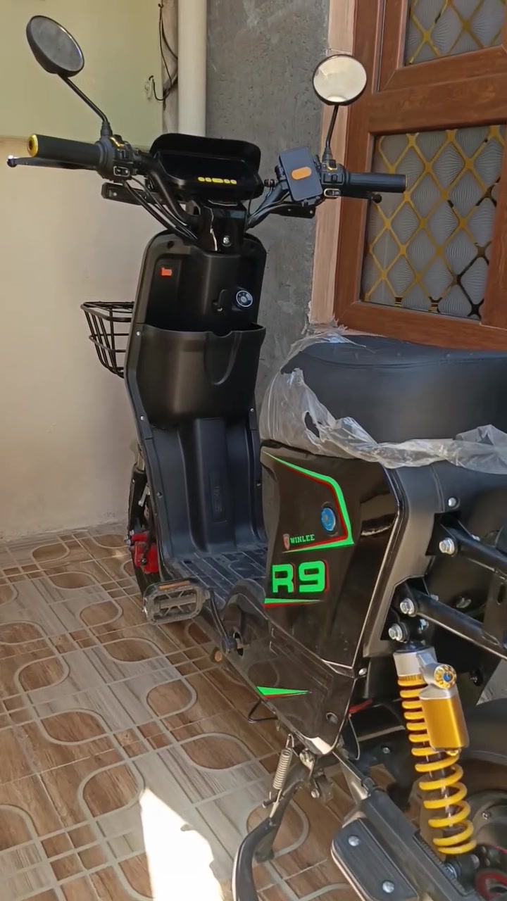 السلام عليكم دراجه شحن جديده بلجيس بدون استعمال آر ٩ وبدون شحن جديده ٦ بطاريه لوك السعر ٥٥٠ وبيه مجال قليل *********** العنوان بعقوبة الوثبه
