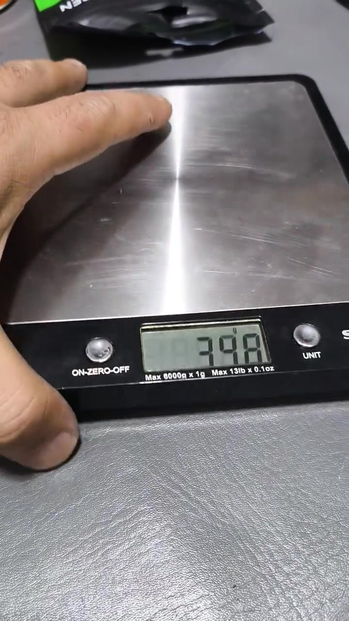 ميزان غرامات 
قهوة وغيرها
شغال وجمال ودلال
السعر5
***********

