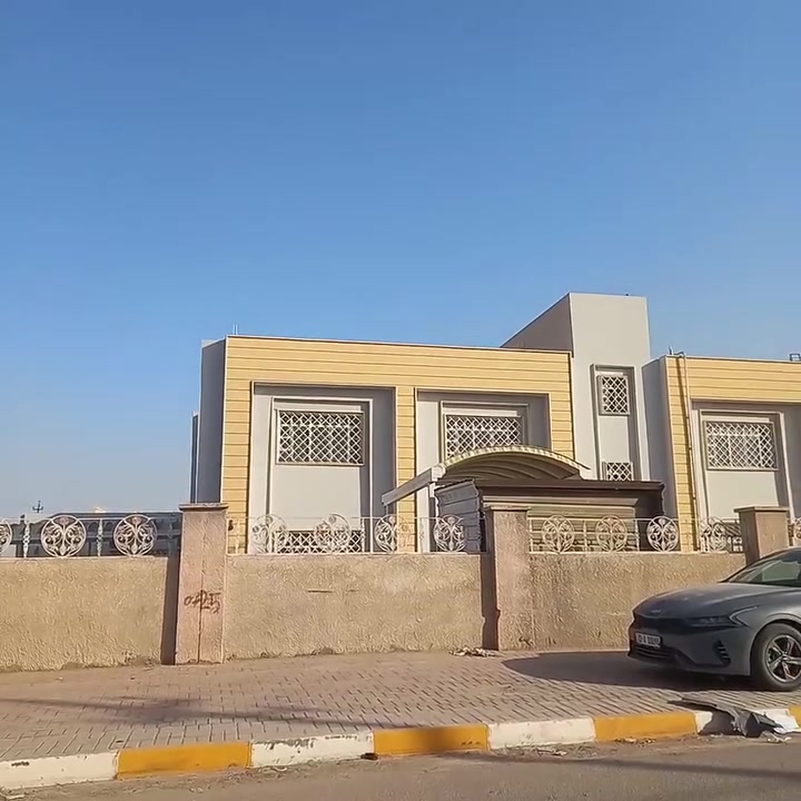 عرصه للبيع حي الفرات مساحه ١٩٠ تقع على شارع جامع العقيله الاستفسار ***********
