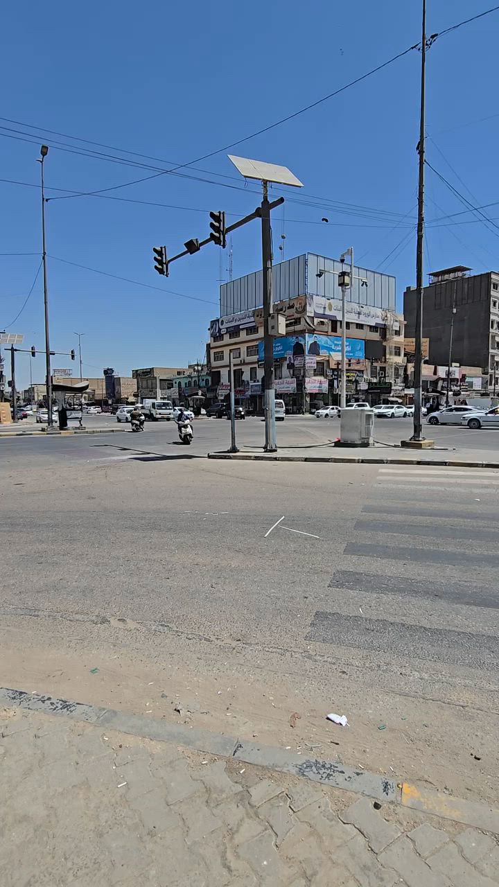 🏠للبيع.....للبيع.....للبيع 🏠
عرض مميز 🤩🤩🤩
بيت (200 ) متر طابق واحد حي العسكري مدارس في النجف الاشرف 
خلف الشارع التجاري بصف الركن خلف صيدلية النيزك الي صايره ركن العسكري باتجاه الكبل
بناء اعكادة قوي وانظيف يحتوي على :
غرفتين اكبار قياس الغرفة الواحدة 5*4
صالة كبيرة 6*4
مطبخ كبير 5*4
استقبال 6*4 ونص
حديقة 
طارمه للسياره 
حمام وتواليت خارجي
حمام وتواليت داخلي 
البيت كله كاشي وسيراميك مع بعض الاضافات اكثر موقع مرغوب بالعسكري للسعر وباقي التفاصيل مراسلة الرقم واتساب
***********

