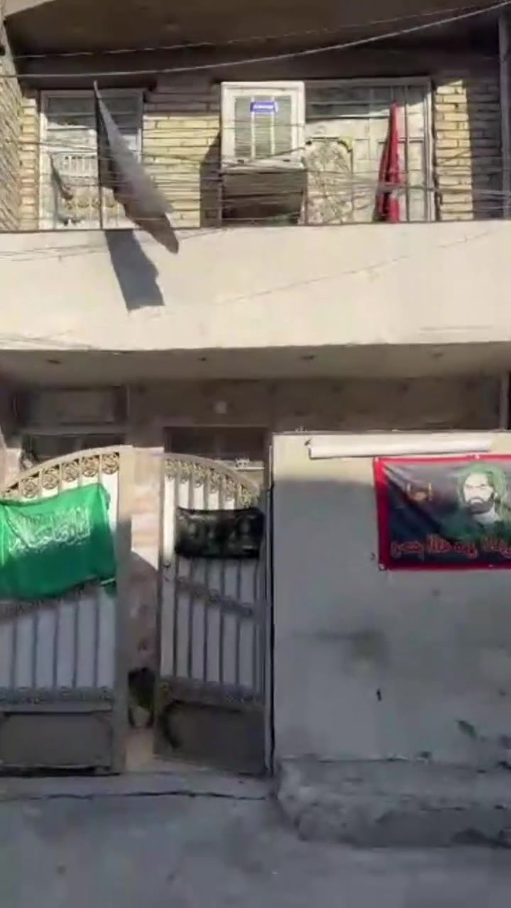 للبيع 🔺 للبيع 
📐 المساحة: 75 متر
🏢 عدد الطوابق: طابقين
📏 الواجهة: 5 متر
📏 النزال: 15 متر
🧱 البناء: حديث 
🔹 يتكون من: 
✅ 3 غرف نوم
✅ 3 صحيات
✅ بيتونة كبيرة تصلح مخزن
✅ سطح أمامي وخلفي
✅ شتايكر كامل
✅ ستائر عالية
📍 الموقع: حي أور ـ  قريب على الشارع العام
  مدخل معمل الرحلات 
🌿 المنطقة كاملة الخدمات 
📞 للاستفسار ***********
