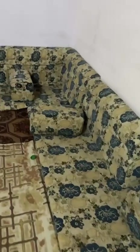 كعده عربيه للبيع ب٧٥ وبيه مجال ***********

