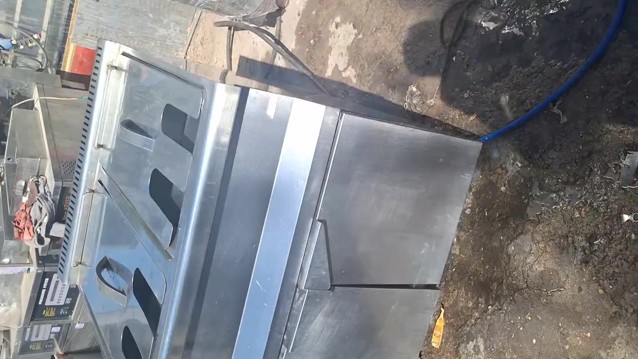 شغل مطعمك واكف؟ محتاج تصليح سريع وبمكانك بدون ما تشيل هم النقل؟
نعلن لكم في خدمات الكرخ لصيانة وتجهيز المطابخ والمعدات الأمريكية عن جاهزيتنا التامة لخدمتكم بأعلى كفاءة وسرعة!

​🚨 ركز وياي.. تصليحنا مركزي! 🚨

يعني وين ما يكون مطعمك، فريقنا يجيك للمكان ويصلحلك الأجهزة بموقعك وبدون حاجة لنقل المعدات وتأخير الشغل. صيانة موقعية فورية بضمان حقيقي.

نحن متخصصون في بيع وصيانة أعقد وأثقل معدات المطاعم الأمريكية والمحلية:

​جدر كنتاكي (هني بني): معايرة، صيانة، وتوفير قطع غيار.

​قلايات الفنكر: بجميع أنواعها وأحجامها.

​كريل البركر: صيانة وتجهيز الشوايات.

​صيانة البرادات: تصليح مركزي لبرادات ومجمدات المطاعم لضمان الحفاظ على المواد الغذائية.

​📞 للتواصل والاستفسار:

​فريقنا مستعد لتلبية طلباتكم فوراً، كل اللي عليك تتصل بينا على الرقم:

📱 ***********

​خدمات الكرخ - جودة، سرعة، وتصليح بمكانك!

