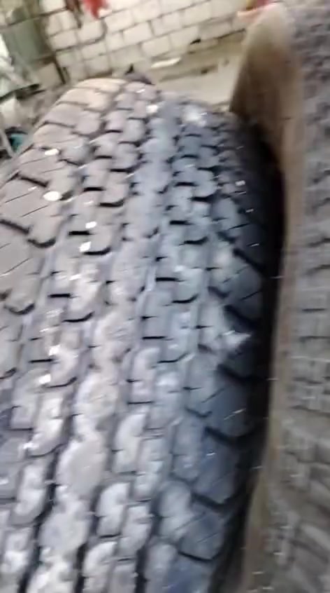 اخوان تخم تاير مال بيكم هذا قياسهن اصليات او تخم جديد الي يشتري هذا رقم صاحبهن اراسلة وات ساب الاتصال على هذا الرقم*********** حسن
