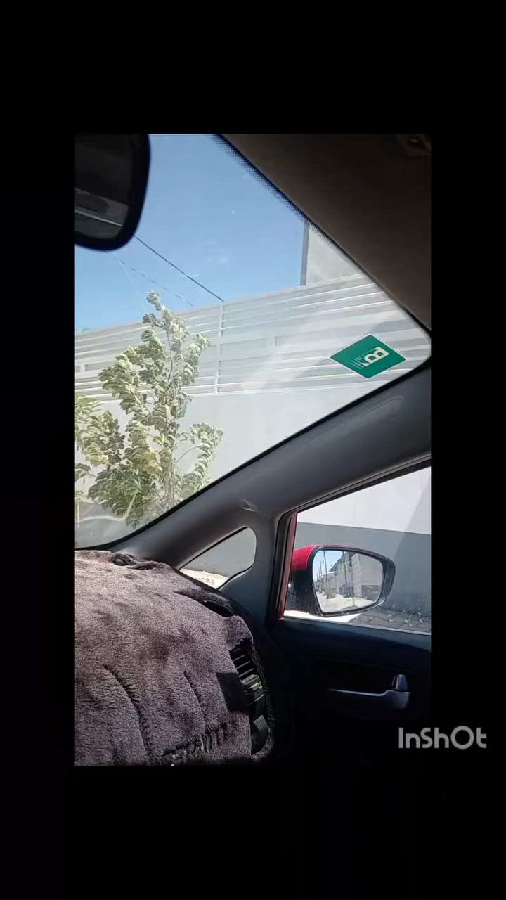 سلام عليكم ورحمه الله وبركاته.... حياكم الله
كادرنا مكون من اسطوات بناء... ولبخ... وصبغ... 
نعمل في المجمعات السكنيه حصرا. نعمل على رفع سياج البيت لأن البناء اقوى واجمل من منظر الحديد.... اغلب مجمعات النجف الاشرف متشابهه وبحكم عملنا في المجمعات السكنيه..... شغل الحديد فاشل لان اكو عمر ويصدا.. اما البناء يبقى عمر.... نعمل على رفع السياج.. ولبخ ناعم وجهين.... وصبغ أيضا... كما نعمل على بناء المخازن في سطح البيت أو تخاريج...
البناء يكون اما ثرمستون او طابوق جمهوري.. او طابوق معمل.... رمل مختبر.. واسمنت الكوفه
***********
*********** مدينة الكرار السكنية في النجف - كرار العابدي للاستثمار العقاري
