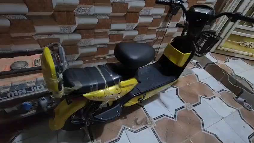 الدراجه للبيع سعر 300 او مراوس بدراجه ریان
مواصفات✅
اربعه بطاريات دبل✅
سرعه 45✅
شاحنه اصلیه✅
دراجة ما متعوبه ✅
***********

 الدراجة مامتعوبة صارلي شهرين  ✅
