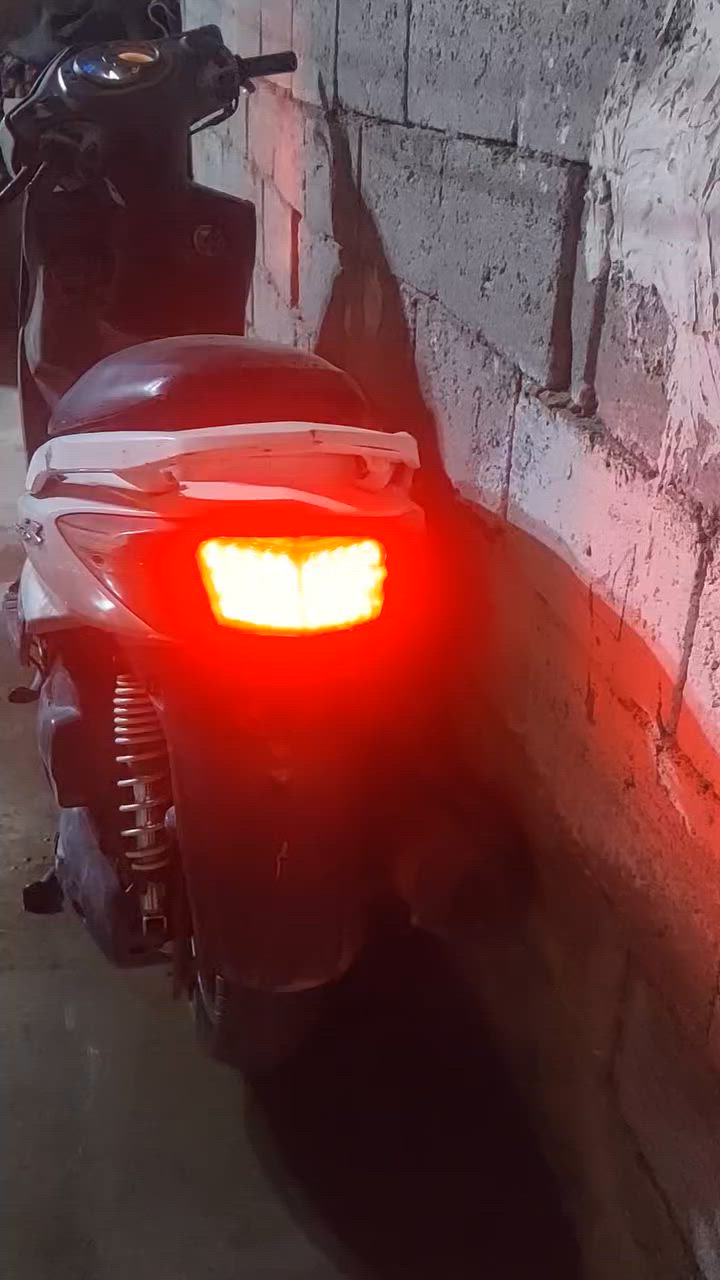 سكنس فحل للبيع فيها نقص نازل وحريق بسيط مكاني الزعفرانيه السعر خاص***********
