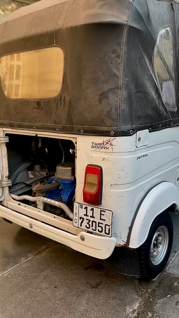 السلام عليكم ٢٠٢١للبيع التكتك نضيفة مثل ما بتصوير ب الحقيقه تجي وتشوف بعينك رقم وسنويه بغداد التكتك ما مكفوله بيه ضربات مثل ماتشوفون بتصوير شراي بيك خير ودلل مكاني بغداد***********
