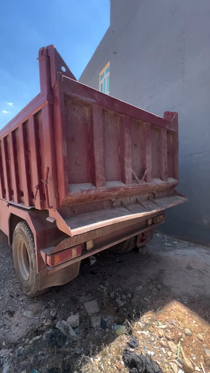 السعر الاتصال على الارقام
***********

عربانه جديده للبيع 
مستعمله شي قليل 
تواير نص عمر نظيفه
جك دفن
الطول 5 متر استندر
جاهزه ع شغل
