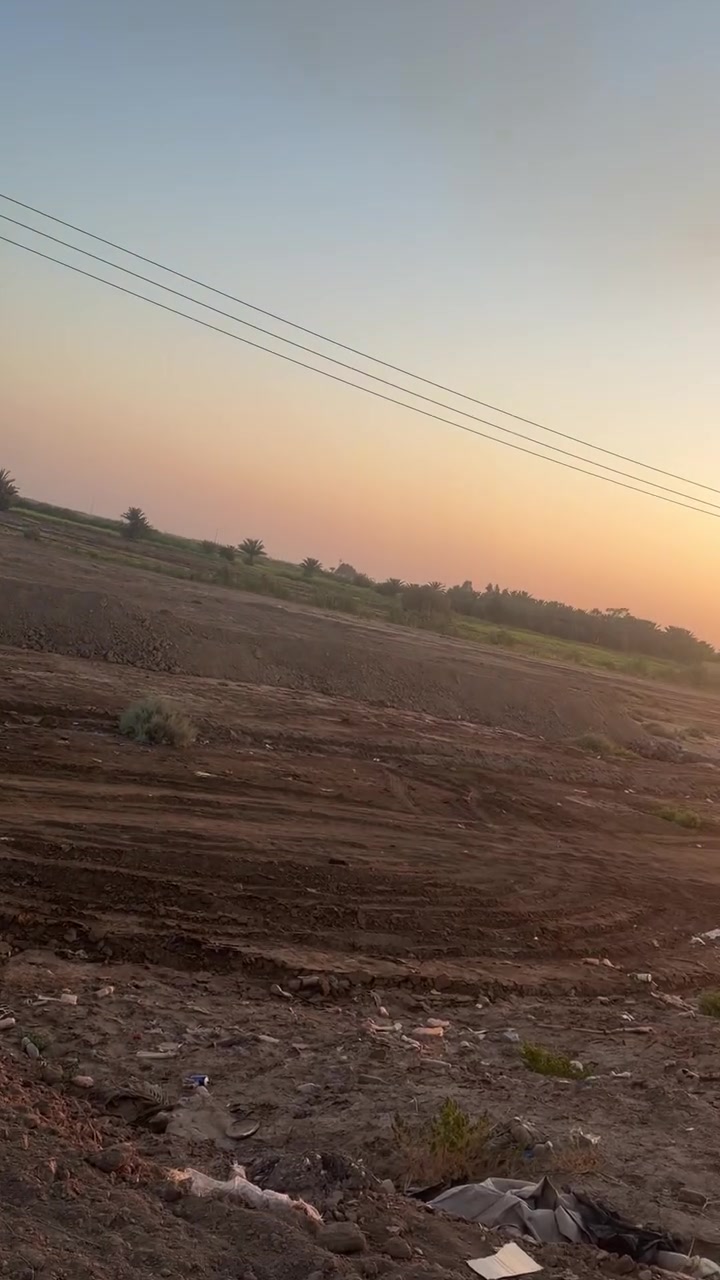 دونمين للبيع تجاري سند 25
واجهه ع شارع 56 متر  ونزال 90 متر 

موقعهن قرب معمل سيد رحيم طريق الطاقه 

تبعد عن الصيني كيلو 

مدفونات + كهرباء + ماء اساله 

للاستفسار ***********

***********
