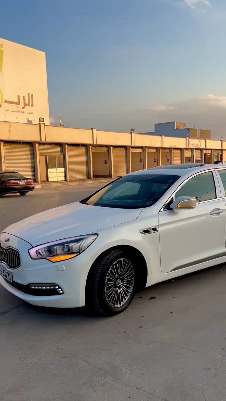 كيا كوريس2013 خليجي فئه اولى
محرك 3800 V6
گير 8 نمر كوبرا
جكات السياره شغاله ١٠٠%
اللون ابيض صدفي 
كل الابواب شفط 
الجنطه شفط
بصمه اربع ابواب
سويجات ثنين بلادي
ستيرن كهرباء متحرك
ذاكره خزن كشن السائق والستيرن
دبل جام لعزل الصوت والحراره
رادار كل الجهات مع تحذير المنطقه العمياء 
لايتات لد ١٦ عدسه زنون ومتحرك 
زراك لايت
اكياس هواء كهرباء للراحه في كشن السائق والكشنات الخلفيه
بروجكترات لد 
كشنات جلد (النابا) افخم انواع الجلود لون بيجي
جكات تصعد وتنزل السياره
مري شفط وقلاب عالبگ لرؤيه اوضح
مرايات تعتيم للاضاءة العاليه وهيتر 
قماره شامواه فاخر 
كامرات عدد ٤ رؤيه محيطيه 360 درجه والخلفيه دواره مع الستيرن
حساسات امامي خلفي
فتحه سقف
كشنات جلد تدفئه وتبريد امامي خلفي
كشنات كهرباء امامي خلفي
شاشات عدد 3
تحكم ماوس امامي خلفي
الكشنات الخلفيه VIP 
تبريد 3 قطع
حساس مناخ اوتو يتحكم بفتح وغلق الهواء الخارجي حسب نقاوه الجو 
بردات عدد 5 بلاد
ايرباكات عدد 9
سماعات شركه لكسكون 14 سماعه
دمام عدد ٢ امامي خلفي
تحديد مسار
شاشه عرض معلومات عالجامه الاماميه 
العينه شاشه وامكانيه تغيير شكل العدادات حسب الرغبه
هاند بريك بصمه كهرباء
نضام اوتو هولد
انضمه قياده عدد 4 عادي وايكو وسبورت وثلج
نضام مانع انزلاق ABS
نضام تراكشن كونترول 
نضام حزام امان كهربائي
مثبت سرعه ورادار تفاعلى 
السياره مكفوله ماعدا 4اصابع صبغ بخشم لبنيد بدون معجون  
رقم اربيل دولي هزه وسنويه جديد باسمي 
ماشيه 188
كير مكينه تبريد حداديه كله بشرط جديد 

سعر السياره 178 وبيها مجال حك الجيه 

ملاحضه تشوف سياره متناسبك وغاليه اعبرها تلكه الاحسن انشاء الله 

لاستفسار خاص او ***********
