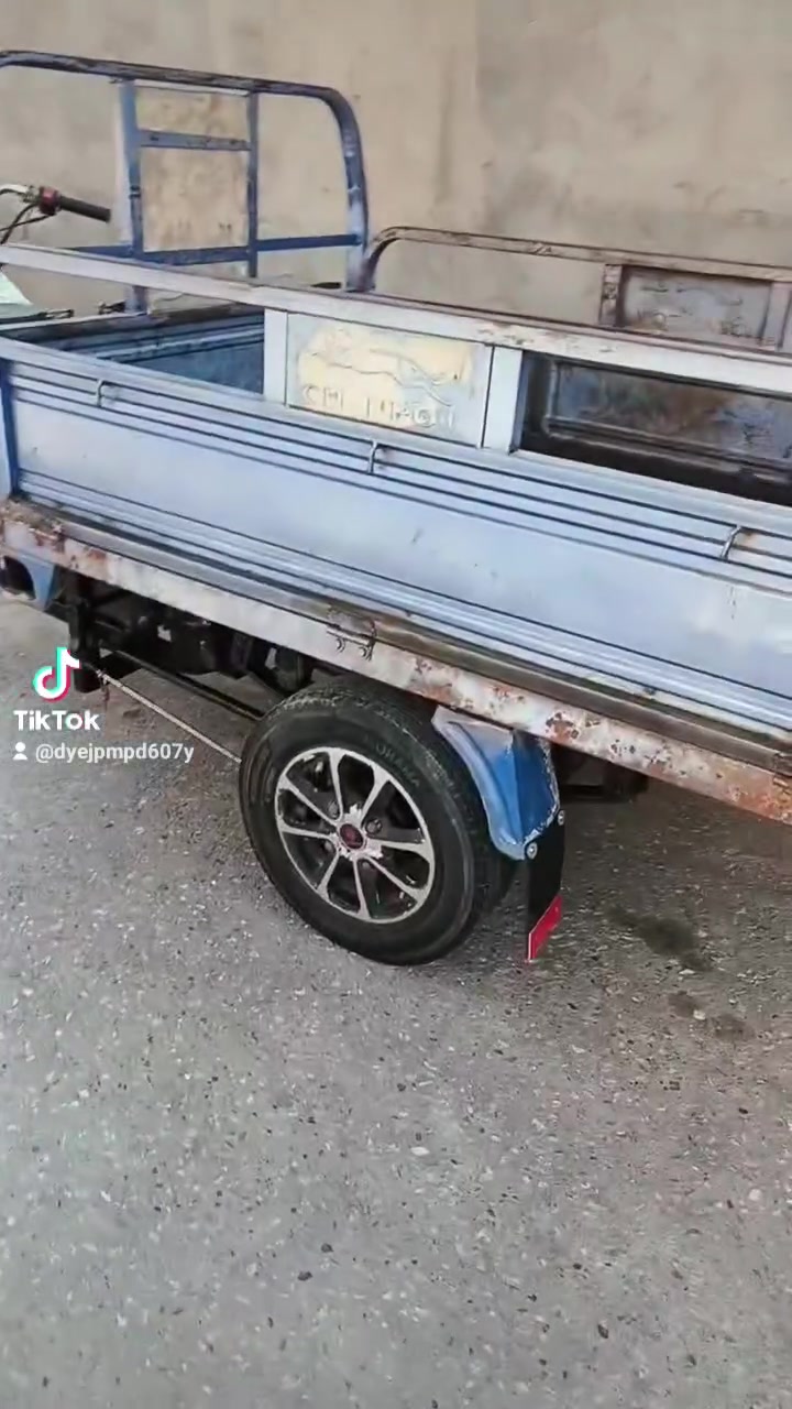 سلام عليكم ستوته لبيع   مديل 19 وراق وبليته صولي ورقت وكيل وياه ركبه مكفوله بدي بي خياسات ومعمرهن  شاصي مصبوغ بيدي صبغته، مكان لقاسم لحولي  سعر 1500 وبيه مجال  ***********
