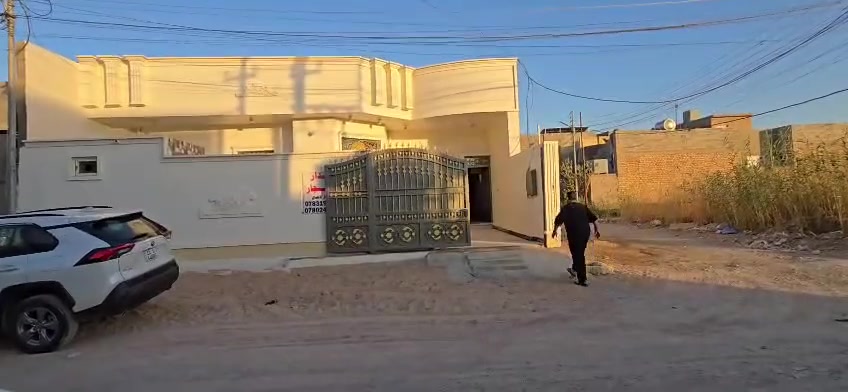 🏡 بيت للبيع

📍 الموقع: الرمادي – نزلة الشراع📐 المساحة: 240 م²

شارع ١٥ متر

مواصفات البيت:

غرفتان نوم

صالة استقبال

مطبخ

مناور عدد (2)

كراج يتسع لسيارة

💰 السعر: 125 مليون دينار عراقي، قابل للتفاوض.

📞 للاستفسار والتواصل:***********

مكتب بغداد للعقار والبناء📍 الرمادي – الشراع، مجاور الملعب السباعي.
