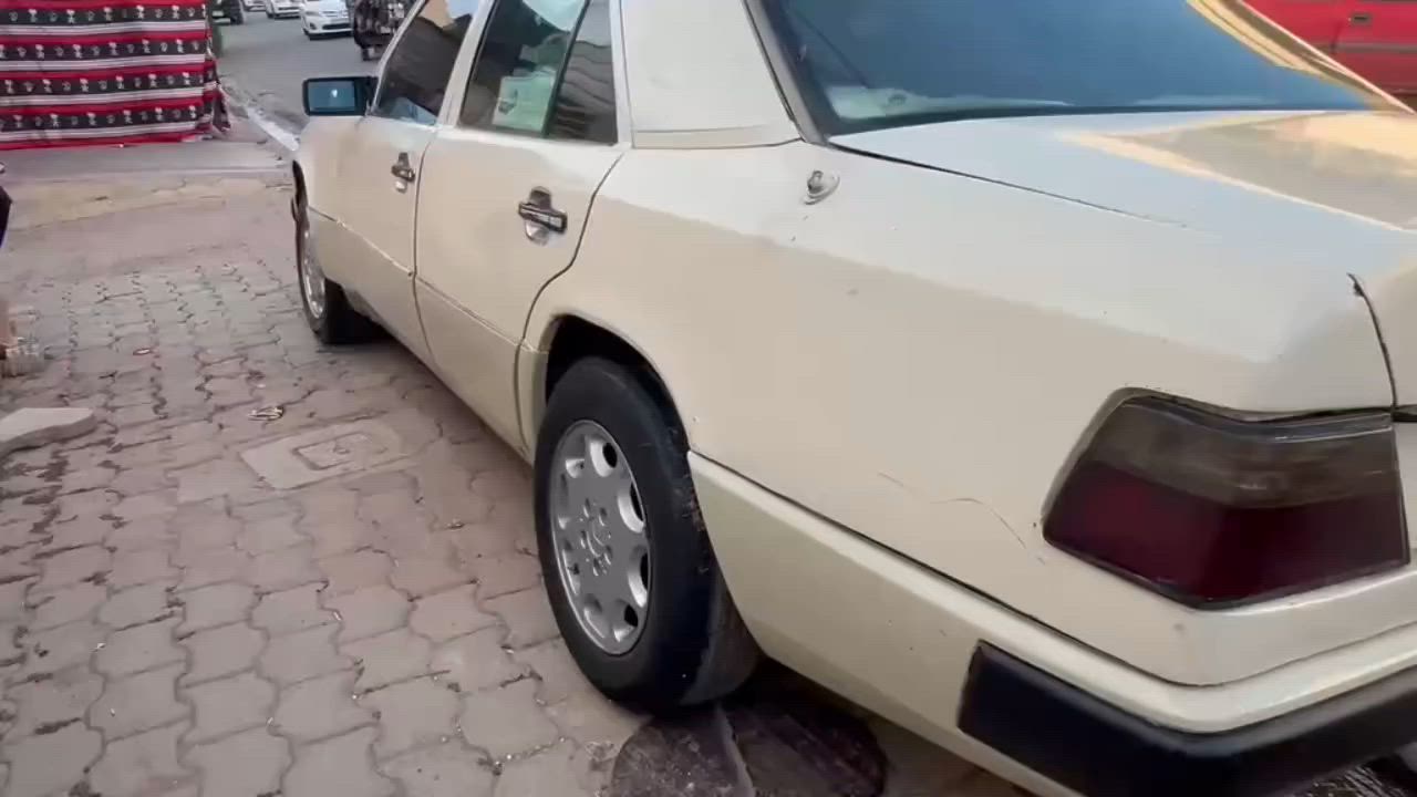 السلام عليكم مارسيدز دوب للبيع
رقم بغداد سنوية هزة جديد رقم انكليزي
محرك بطة 2500 بشرط لاصرف لا بخار
بشرط كير و محرك 
بشرط تحويل ثاني يوم 
السعر 39 ورقة بيها مجال بصيط 
مكان كركوك 
رقم موبايل ***********
***********
