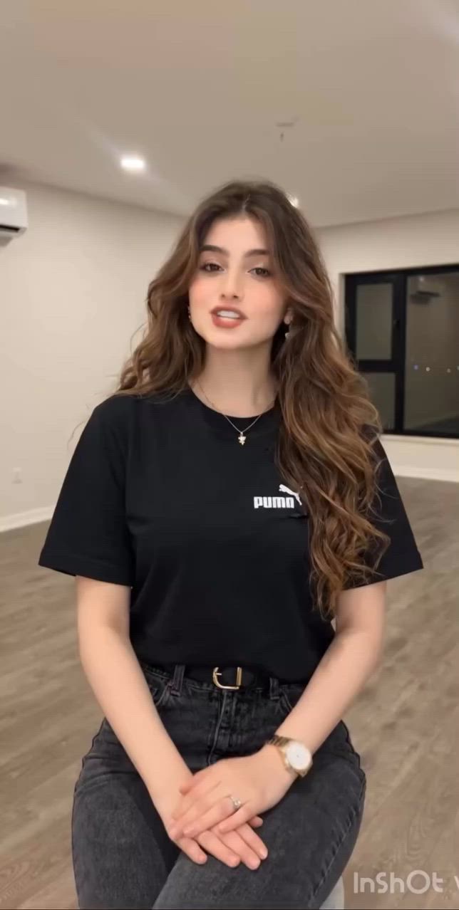 شقه للبيع بمجمع الروان السكني مساحه 200 م 
سعر مناسب جدا 
طابق 7
***********
