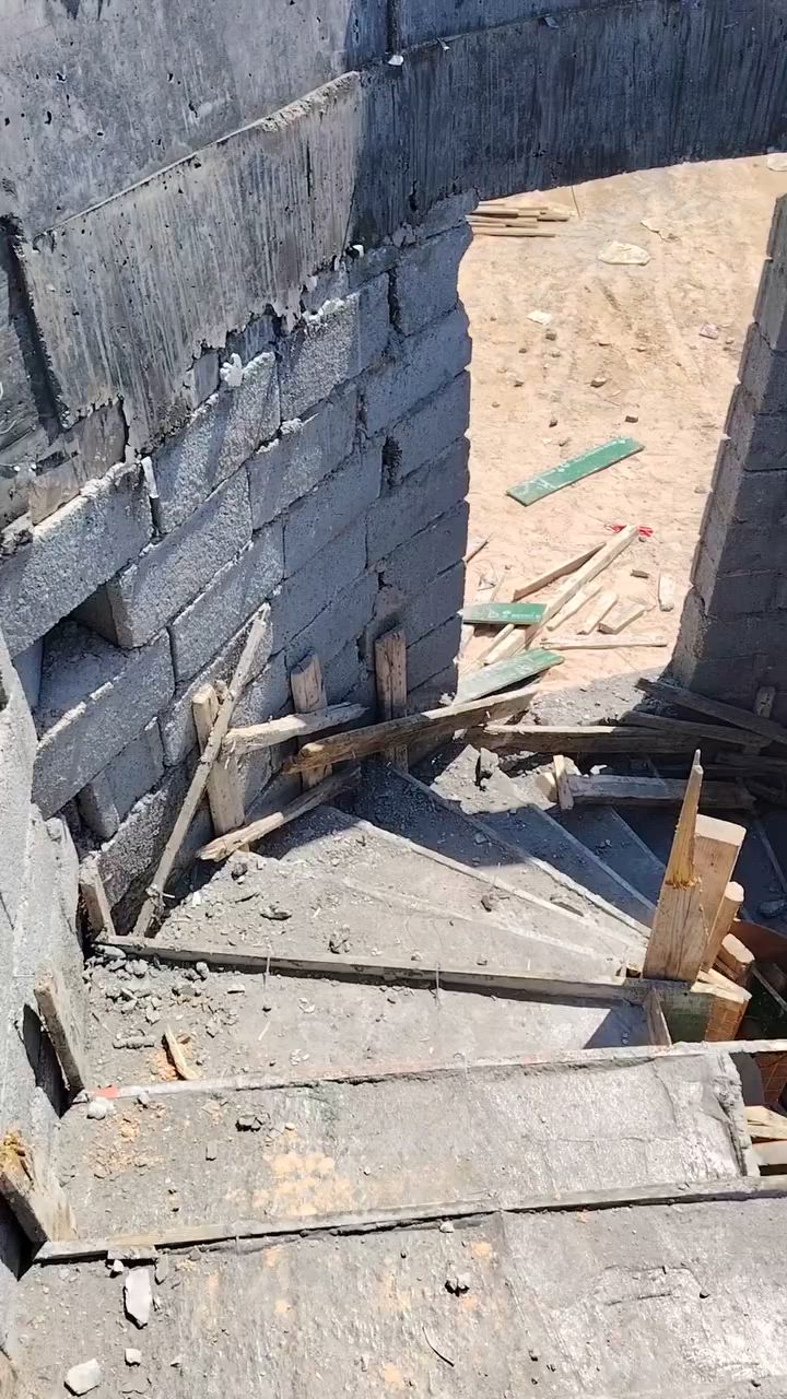 🏡 للبيع عقاران مميزان – معًا أو كلٌ على حدة
📍 موقع ممتاز ركن على شارعين 🛣️ الشارع مبلط والخدمات متوفرة بالكامل
🔹 العقار الأول: 🏠 بيت جاهز للسكن 📐 المساحة: 120 متر مربع ✅ جاهز للسكن مباشرة
🔹 العقار الثاني: 🏗️ بيت هيكل جاهز لإكمال البناء 📐 المساحة: 200 متر مربع ✅ مناسب للتوسعة أو الاستثمار
💡 تتوفر جميع الخدمات: ⚡ الكهرباء 💧 الماء 🚰 المجاري والخدمات البلدية
✔️ يباعان معًا أو كل عقار على حدة حسب رغبة المشتري.
📞 للاستفسار ومعرفة الموقع والسعر يرجى التواصل على الرقم: ( ***********
